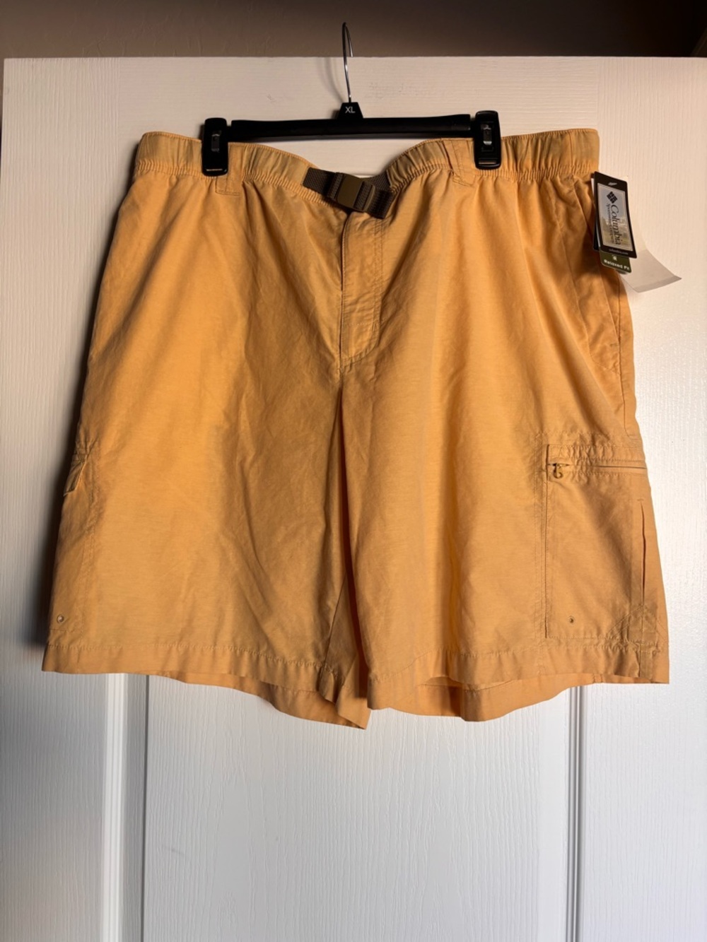 Columbia NEW Mens Cougar Mountain Cargo Shorts Size XL Yellow relaxed fit